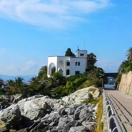 Bilocale Accogliente Da 2-6 Persone, 20 M Dal Mare Varazze
